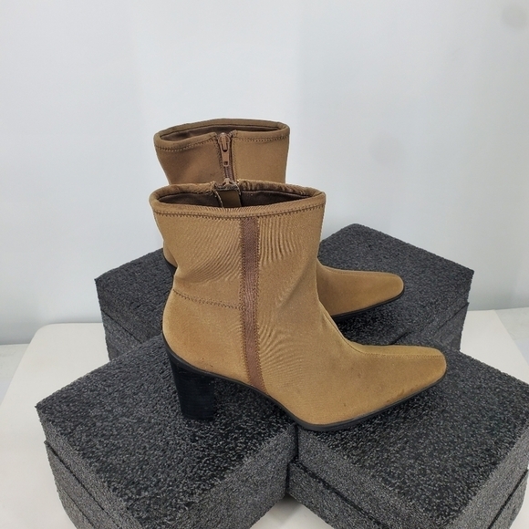 Apostrophe Womens Naomi Ankle Boot Heels Size 7M Beige Fabric Pointed Toe Shoes - Picture 6 of 14